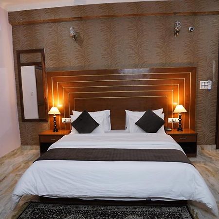 Hr Dukes Den Resort Рамнаґар Екстер'єр фото