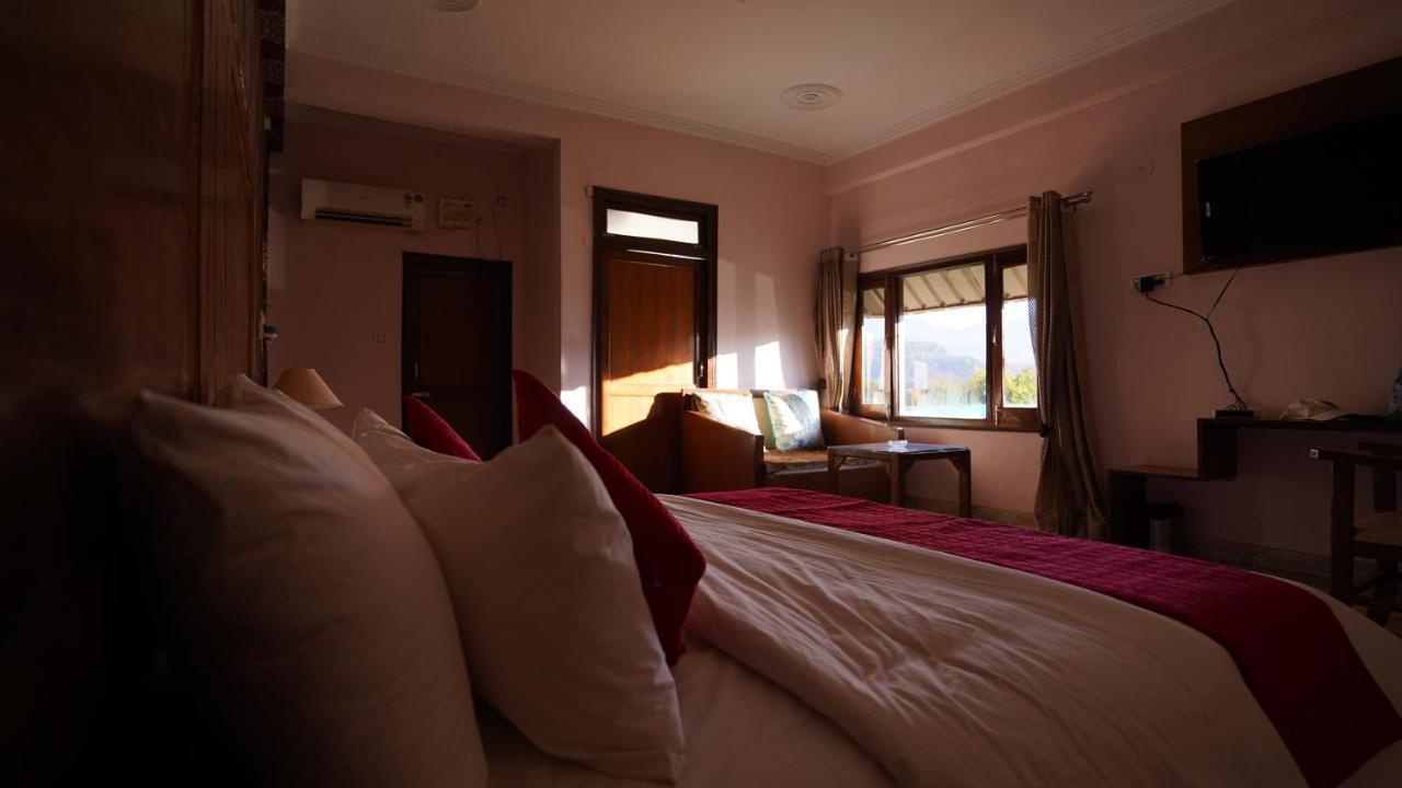 Hr Dukes Den Resort Рамнаґар Екстер'єр фото
