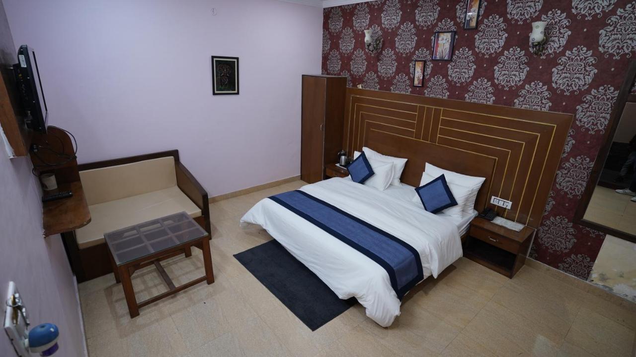Hr Dukes Den Resort Рамнаґар Екстер'єр фото